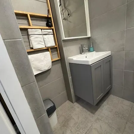 Cozy Modern Διαμέρισμα